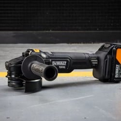 Akumulatorowa szlifierka kątowa DeWALT DCG45MP2T-QW 2x5Ah McLaren BL walizka
