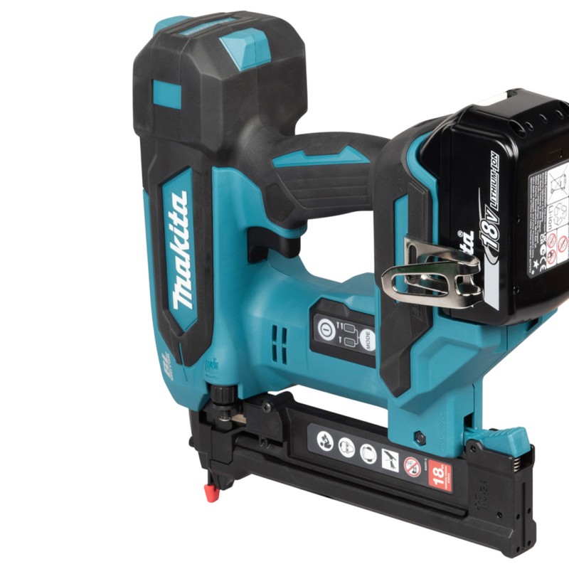 Akumulatorowy zszywacz Makita DST630RFJ 18V 2x3Ah LXT BL XPT 18Ga walizka