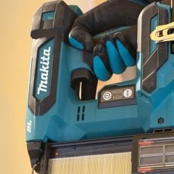 Akumulatorowa gwoździarka Makita DBN501ZJ 18V XPR 15-50mm 18Ga BODY walizka