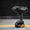 Akumulatorowy klucz udarowy DeWALT DCF99MP2T-QW McLaren 18V XR 2x5Ah walizka