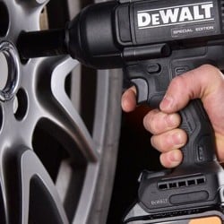 Zestaw elektronarzędzi DeWALT DCK3222MP2T-QW 2x5Ah DCF99+DCG45+DCD86M walizka