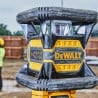 Samopoziomujący laser DeWALT DCE080D1RS-QW 600m 18V XR 1x2Ah z wiązką czerwoną walizka