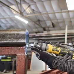 Akumulatorowa szlifierka trzpieniowa prosta DeWALT DCG420N-XJ 18V XR BODY