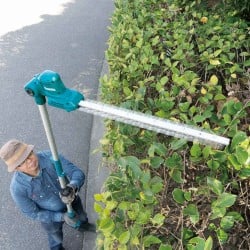 Akumulatorowe nożyce do żywopłotów na wysięgniku Makita DUN461WSF 46cm 18V 1x3Ah LXT
