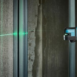 Akumulatorowy bezprzewodowy laser krzyżowy Makita SK105GDZ 12Vmax 35m BODY