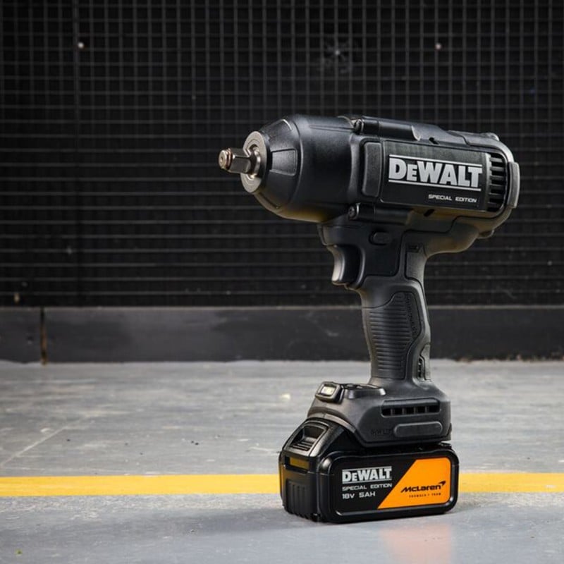 Akumulatorowy klucz udarowy DeWALT DCF99MP2T-QW McLaren 18V XR 2x5Ah walizka