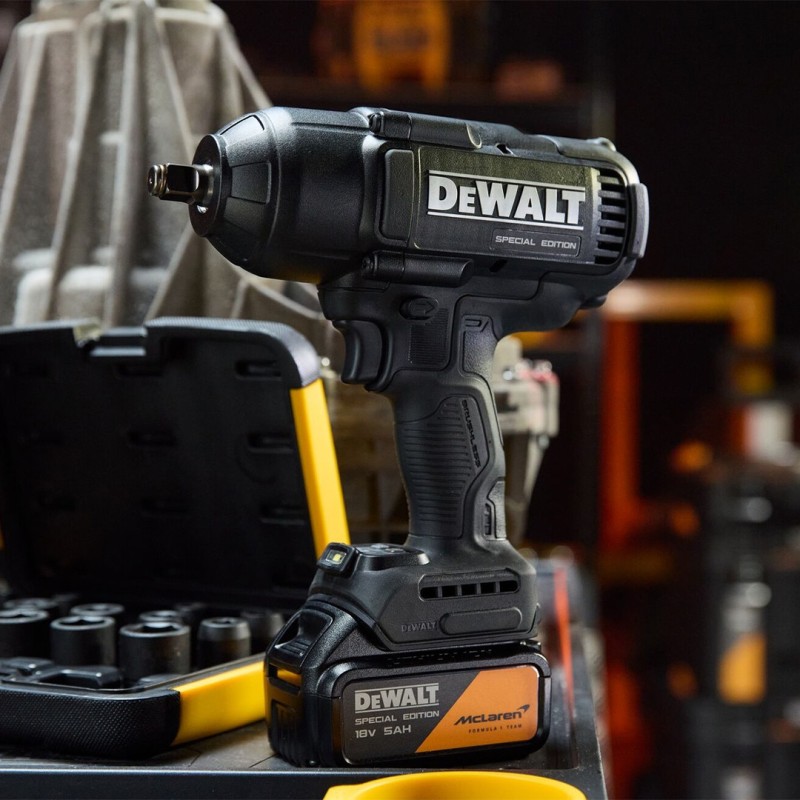 Akumulatorowy klucz udarowy DeWALT DCF99MP2T-QW McLaren 18V XR 2x5Ah walizka