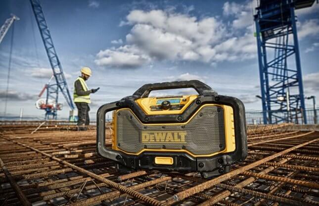 Radio budowlane DeWALT z Bluetooth 18V XR