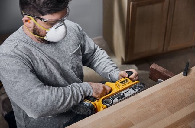 szlifierka do drewna DeWALT DCW220N