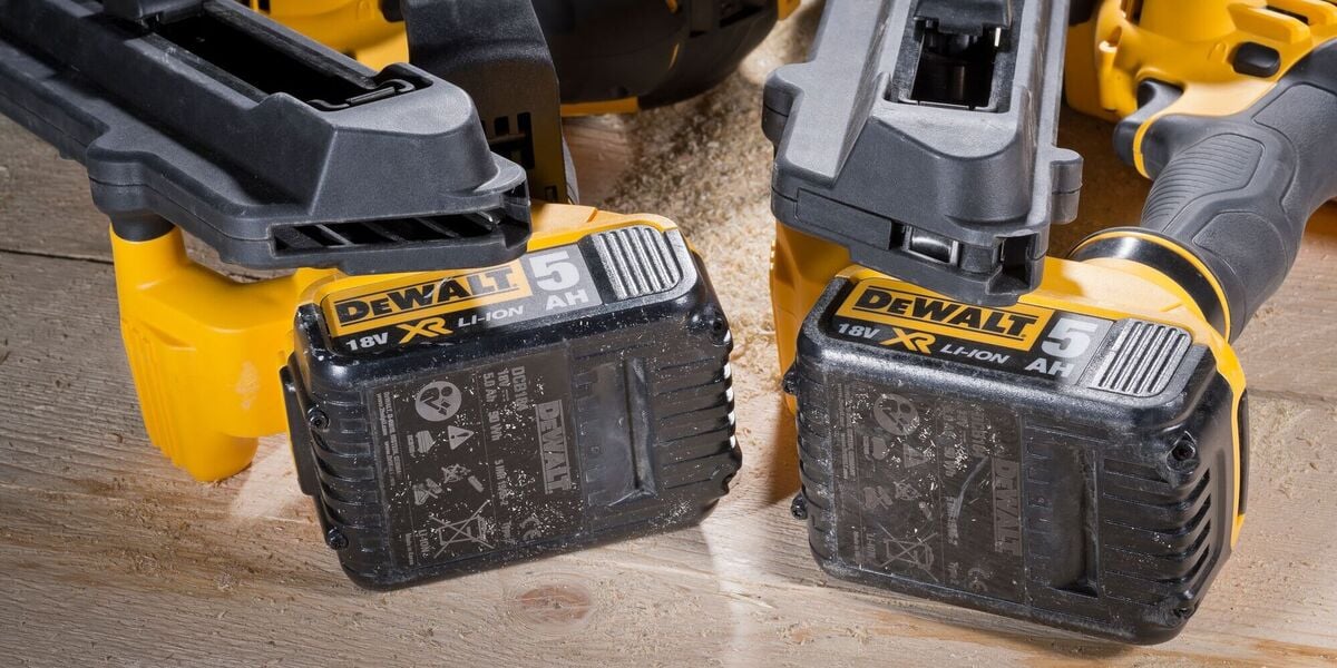 akumulatory do gwoździarek Dewalt