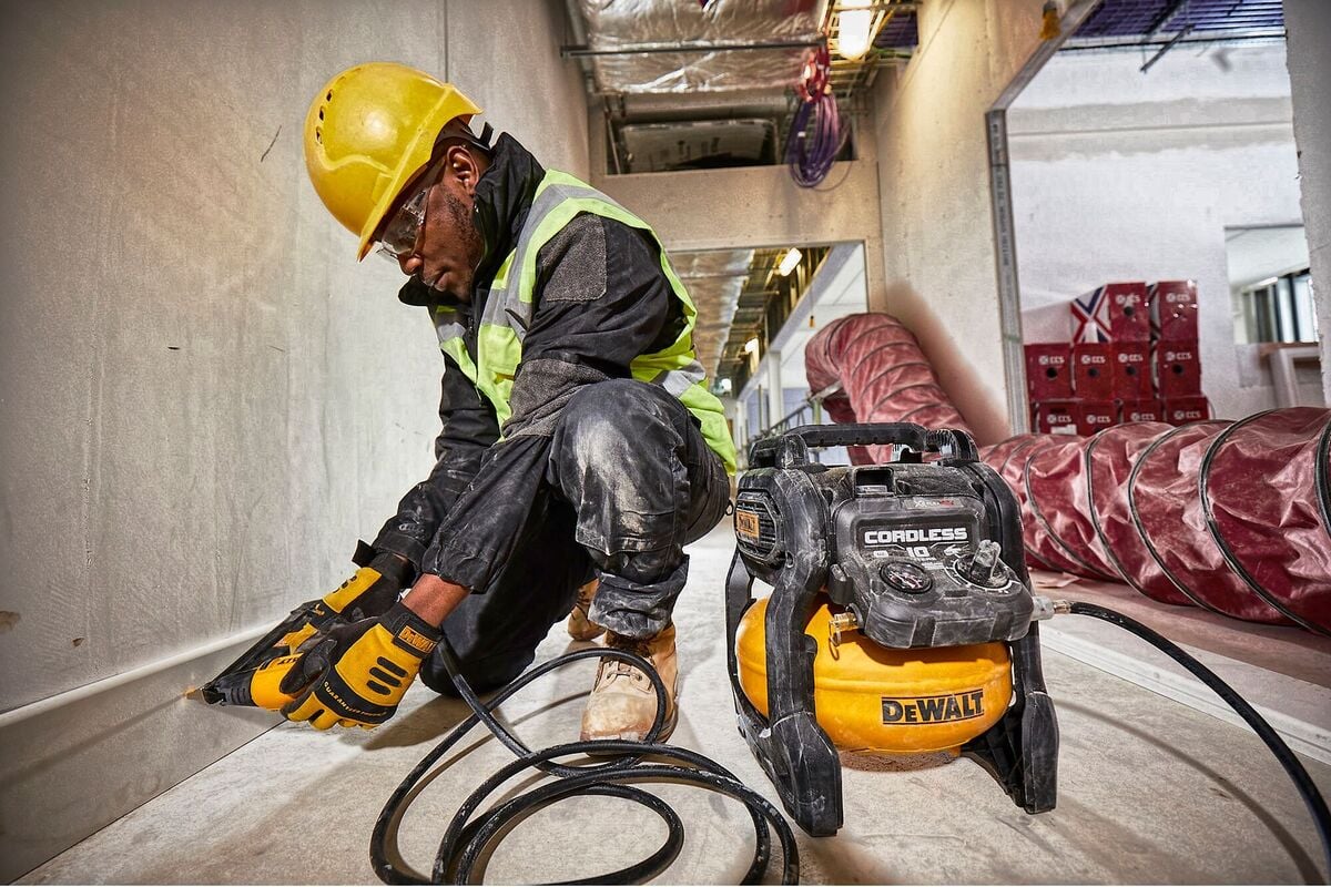 Kompresor akumulatorowy DeWalt