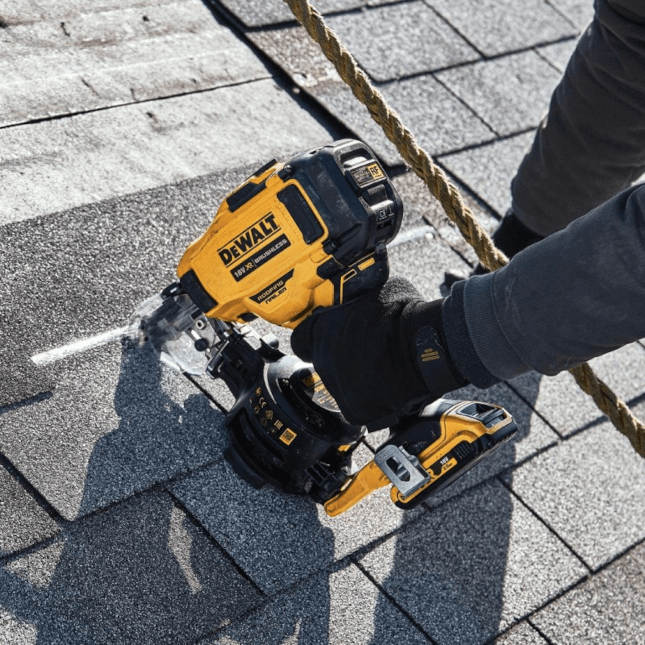 DeWALT gwoździarka 18V