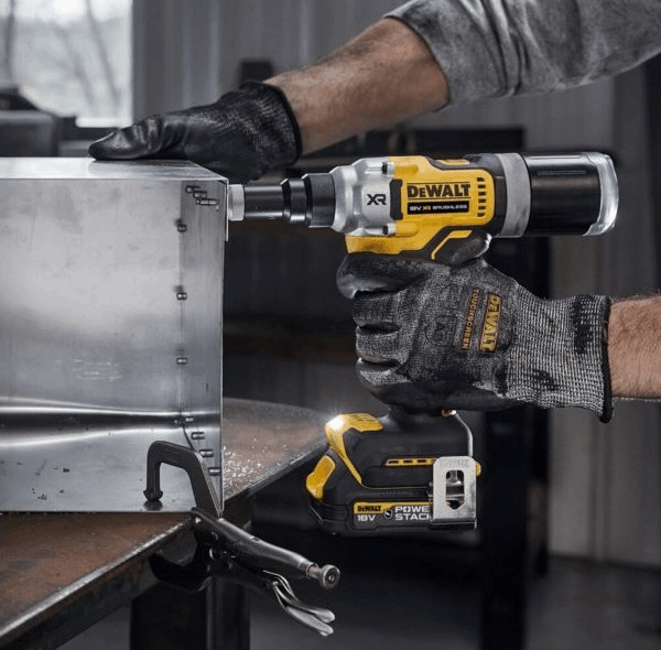 Nitownice DeWALT do nitów zrywalnych