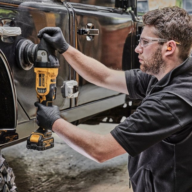 Polerka mimośrodowa DeWALT DCM848