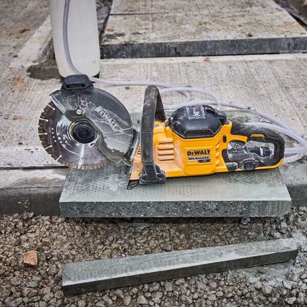 Przecinarka do betonu Dewalt