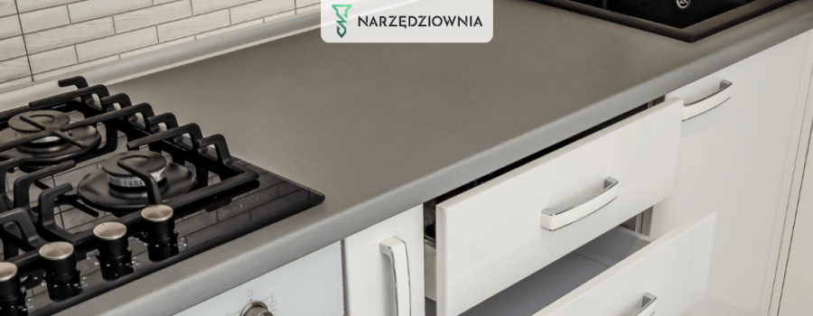 Jak montować listwy przyblatowe w kuchni?