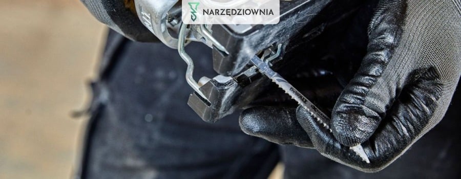 Jak wymienić brzeszczot w wyrzynarce?
